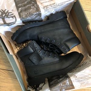 Black Timberlands Junior 7.5 (W8.5)